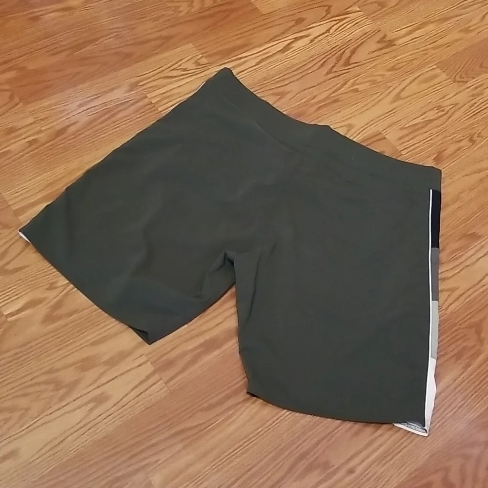 Oakley‎ broadshorts size 40